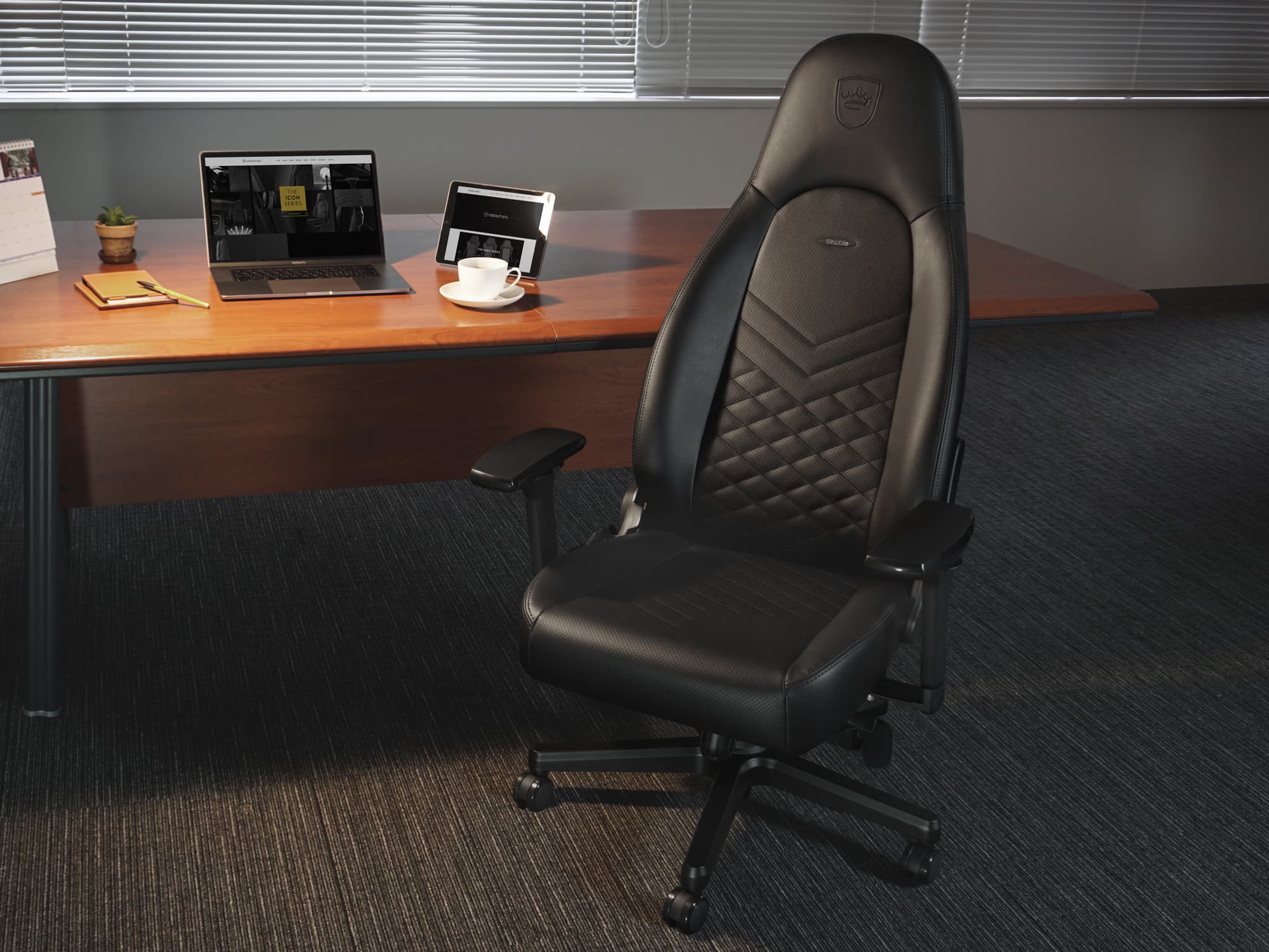 noblechairs-ICON-BK-image-03