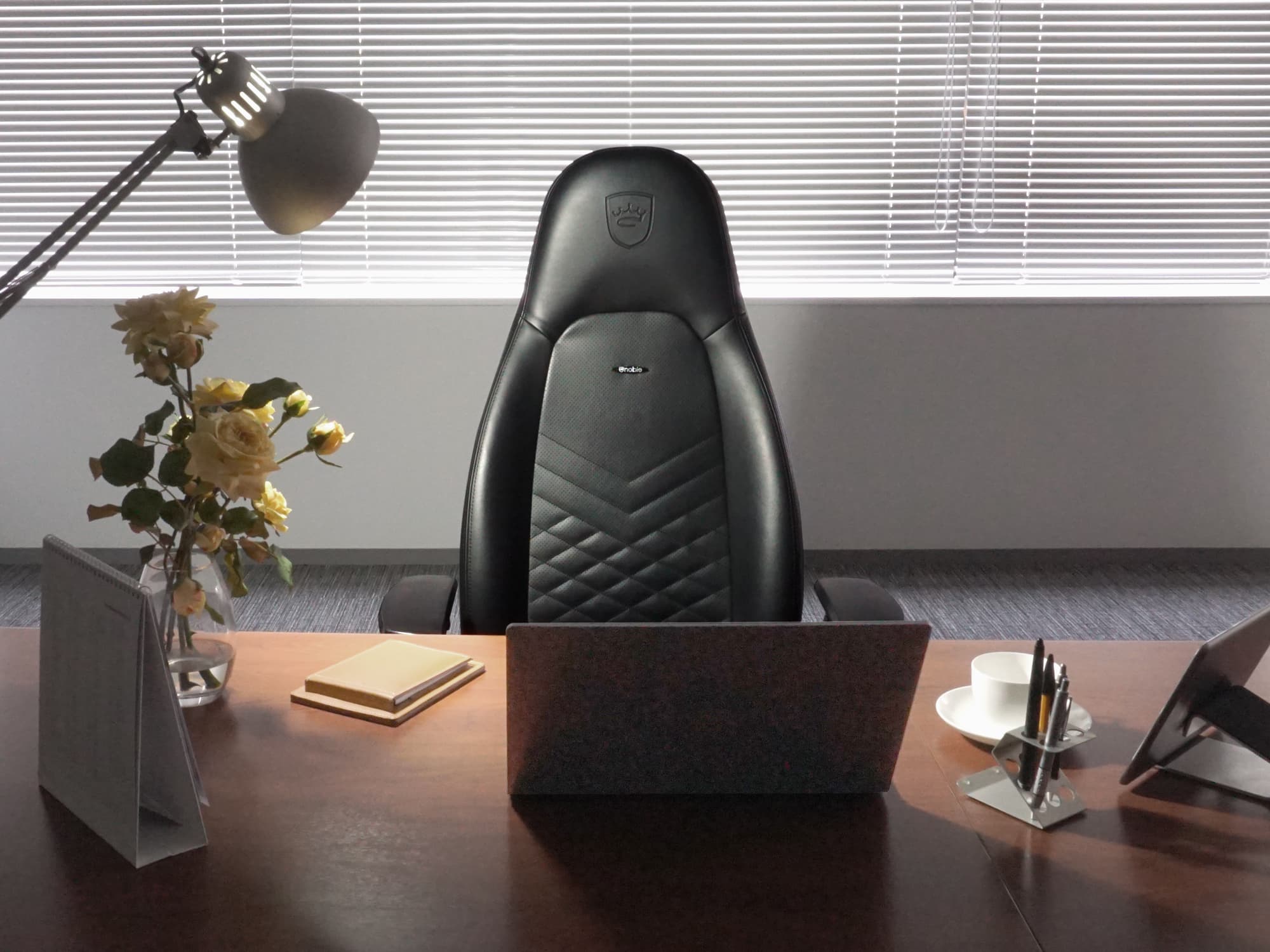 noblechairs-ICON-BK-image-06